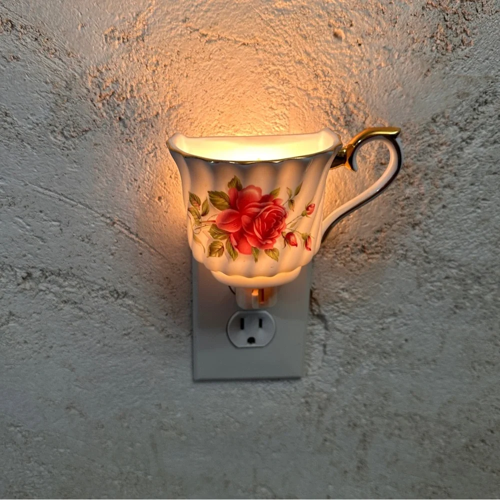 Avon Vintage Porcelain Floral Teacup Wall Lamp Night Light White Pink Gold